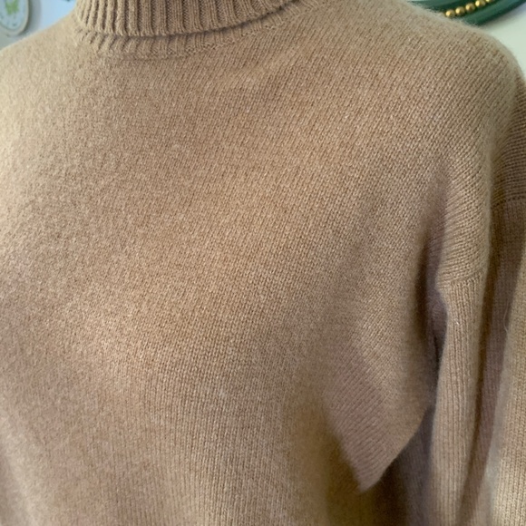 AYR Hygge Camel Brown Tan Cashmere Turtleneck Sweater Small - Picture 5 of 5